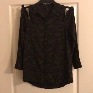 Women’s cold shoulder long sleeve button up blouse